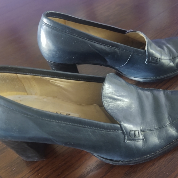 6 1/2M Navy Blue leather shoe - Picture 4 of 6